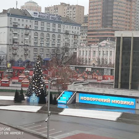 קייב Двухкомнатная Квартира С Видом На Дворец Украина מראה חיצוני תמונה