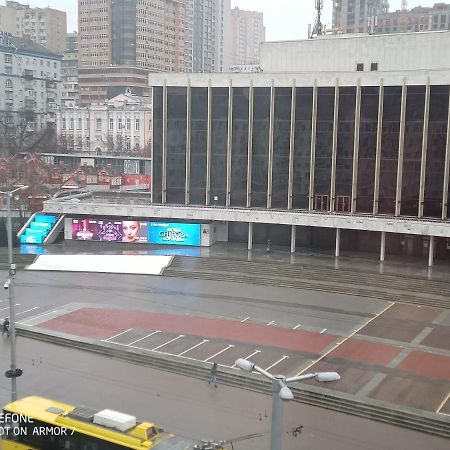 קייב Двухкомнатная Квартира С Видом На Дворец Украина מראה חיצוני תמונה